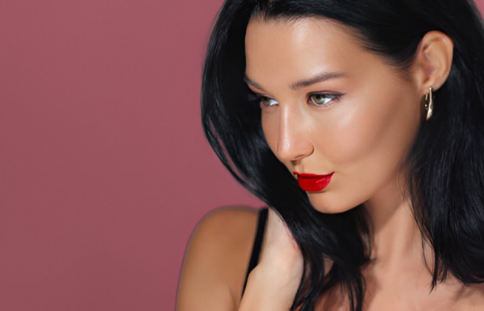 Top 10 Viral Beauty Products on TikTok (2025 Edition) vs. Traditional Beauty Shopping